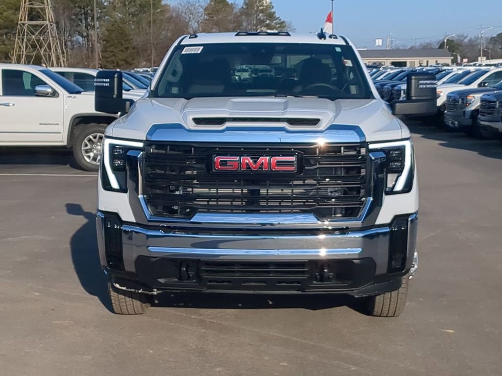 2026 GMC Sierra 3500 Chassis Cab Pro - Photo 8