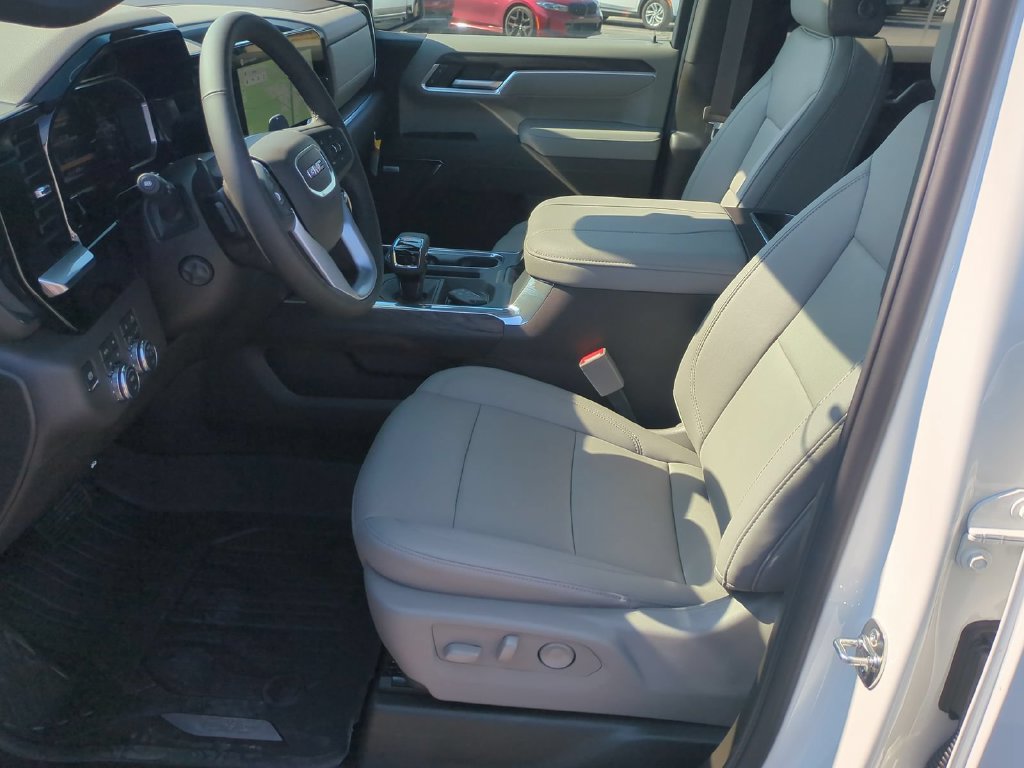 2026 GMC Sierra 1500 SLT - Photo 19