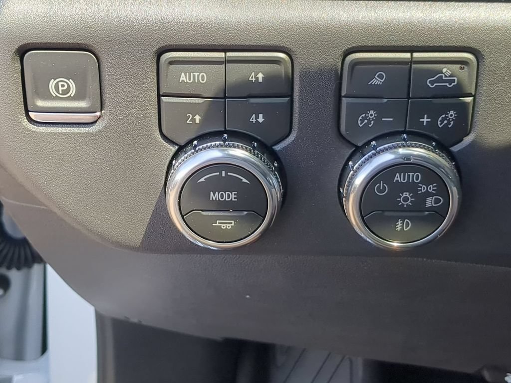 2026 GMC Sierra 1500 SLT - Photo 17
