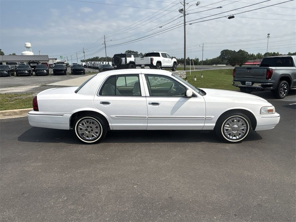 Used 2006 Mercury Grand Marquis GS with VIN 2MEFM74V36X652374 for sale in Albertville, AL