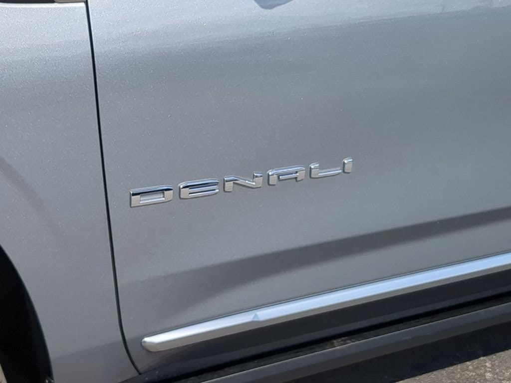 2026 GMC Yukon XL Denali - Photo 32