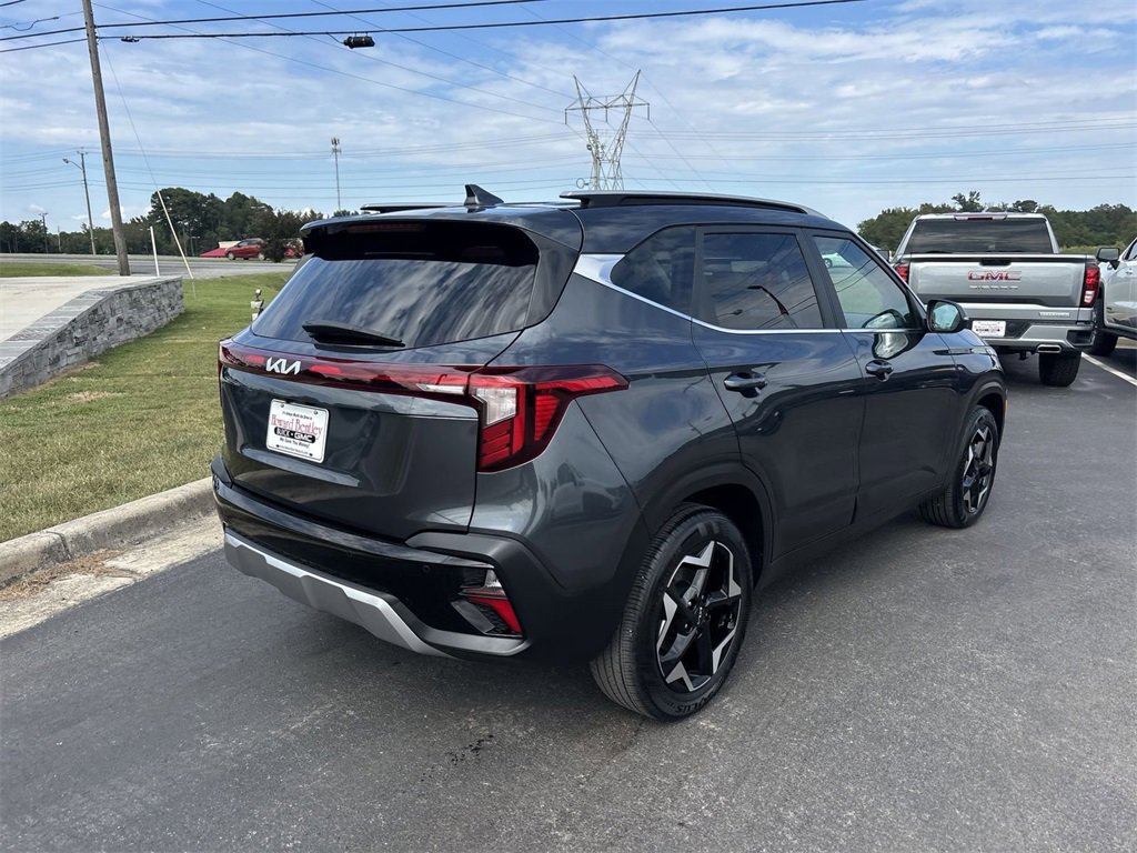 2025 Kia Seltos EX photo 3