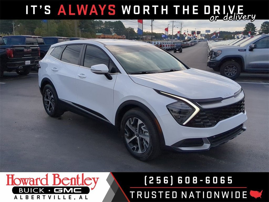 2024 Kia Sportage EX's photo