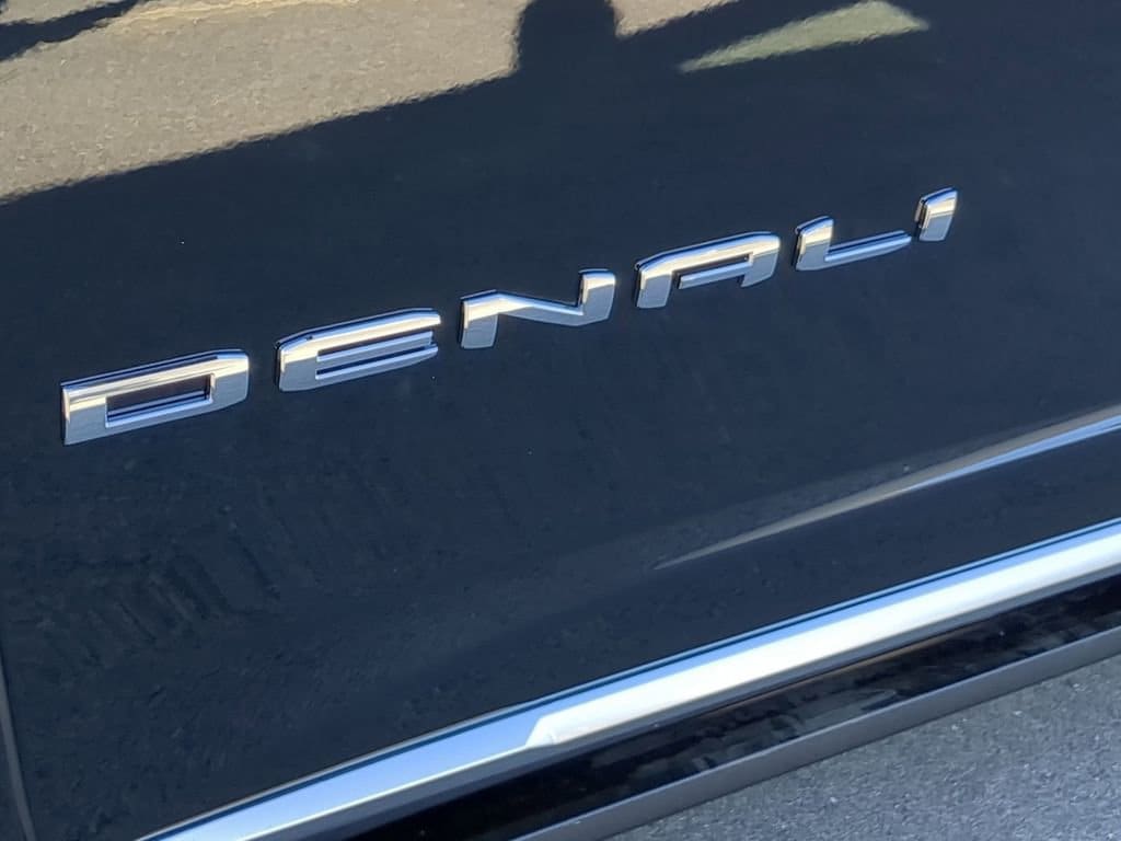 2026 GMC Yukon XL Denali - Photo 32