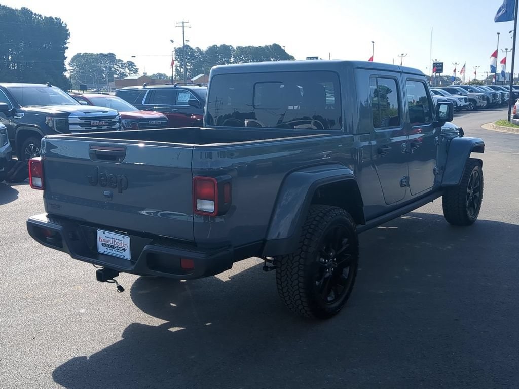 Used 2025 Jeep Gladiator Nighthawk Truck