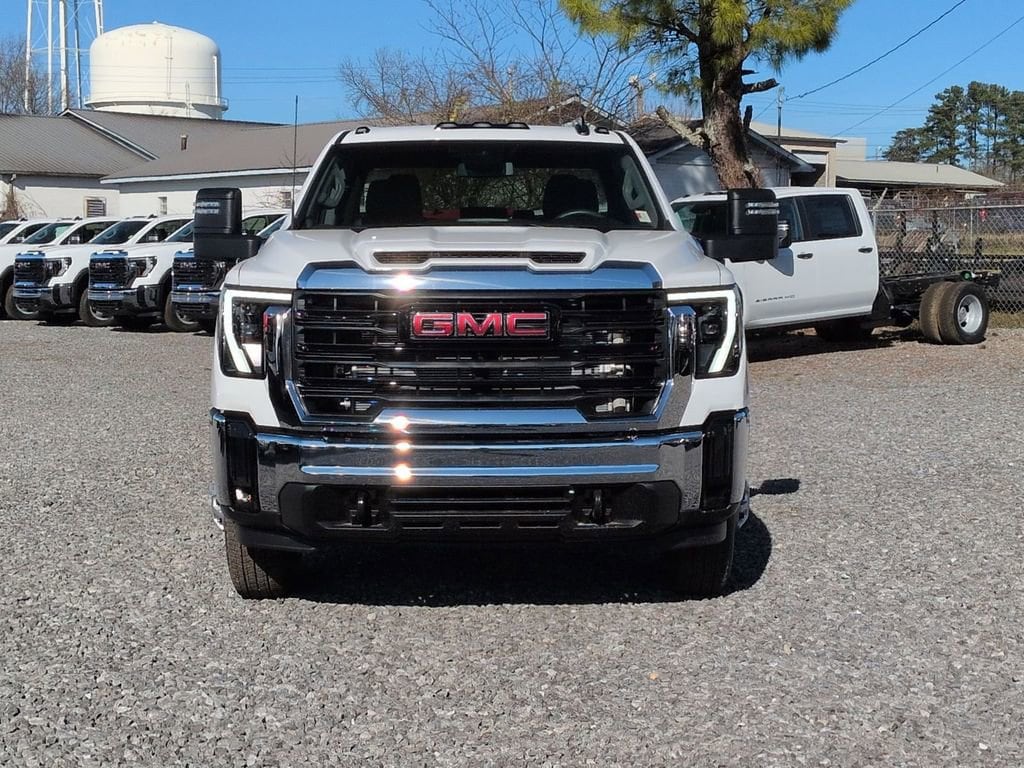 2026 GMC Sierra 3500 Chassis Cab Pro - Photo 8