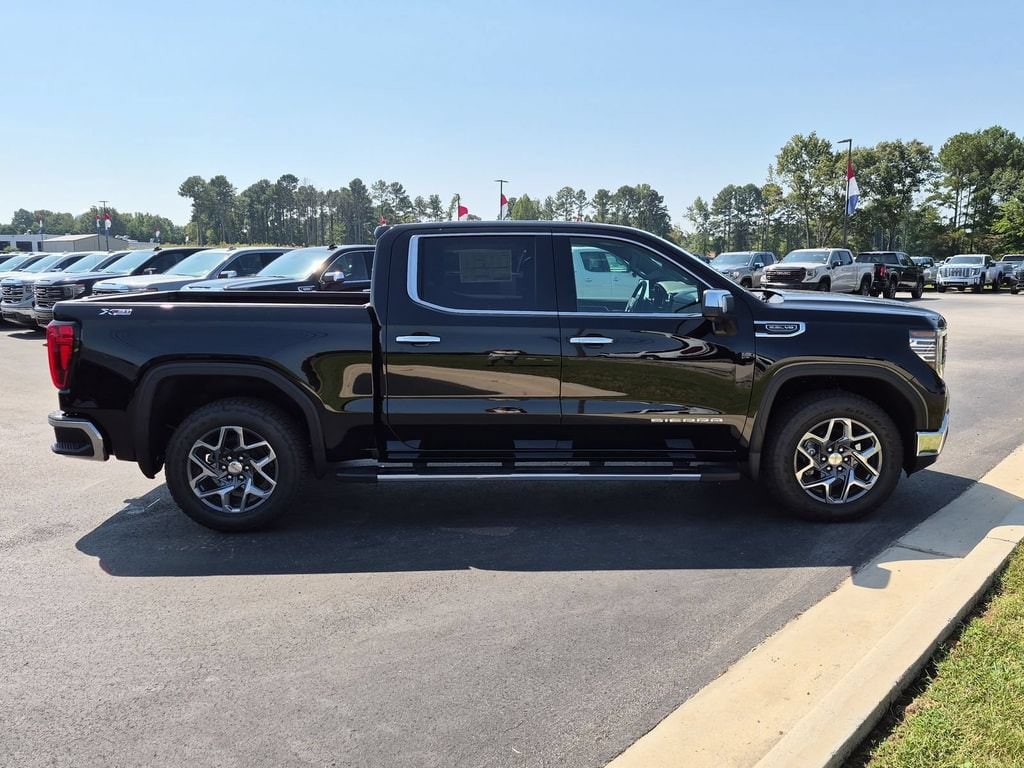 New 2026 GMC Sierra 1500 SLT Truck — photo 2 of 4