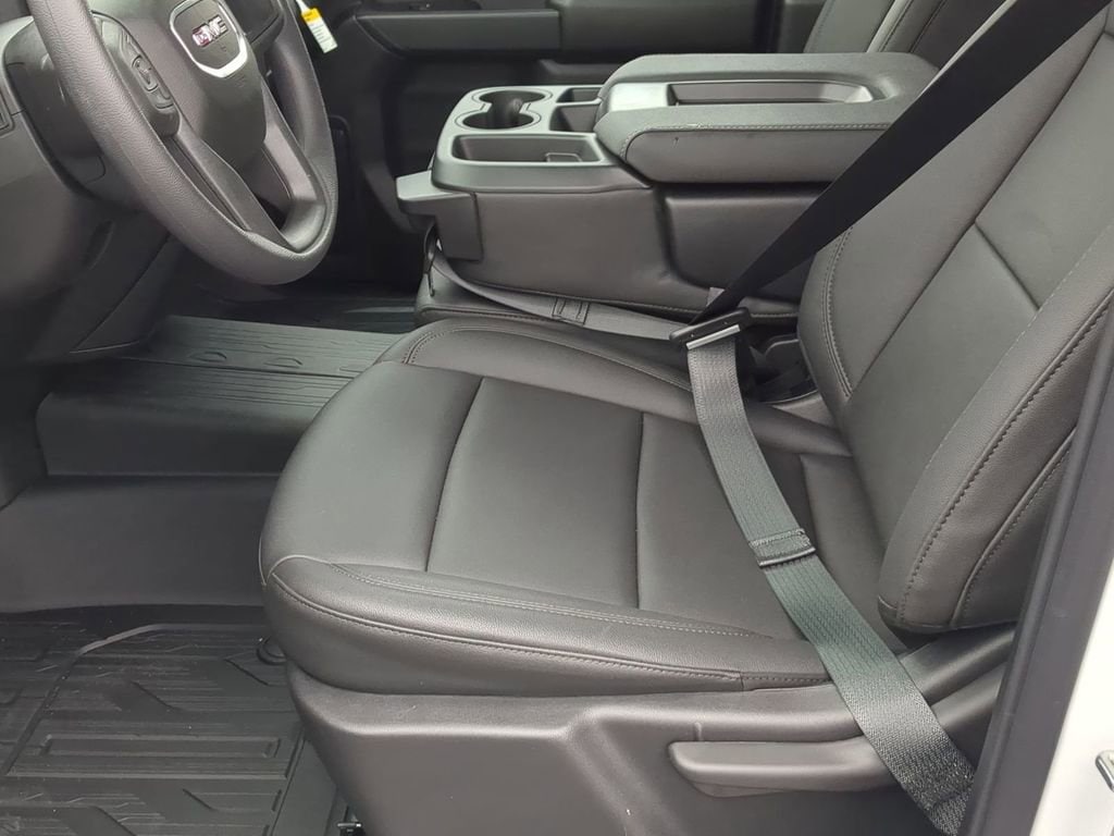 2026 GMC Sierra 3500 Chassis Cab Pro - Photo 17