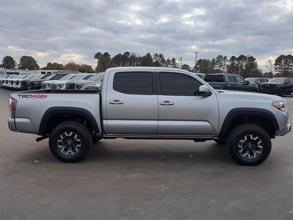 2023 Toyota Tacoma TRD photo 2