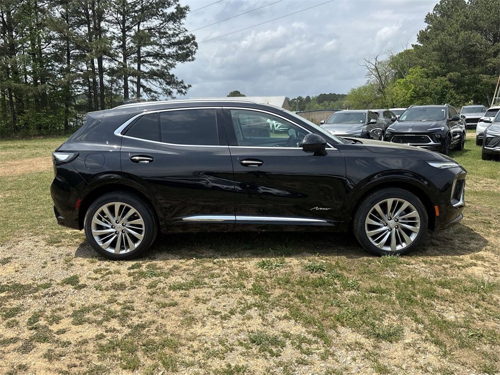 2025 Buick Envision Avenir photo 2
