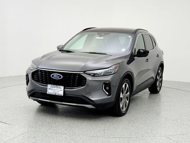 2023 Ford Escape Platinum's photo