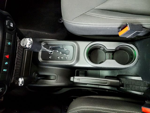 2017 Jeep Wrangler Unlimited Sahara - Photo 20