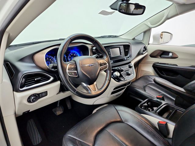 2017 Chrysler Pacifica Touring-L - Photo 25