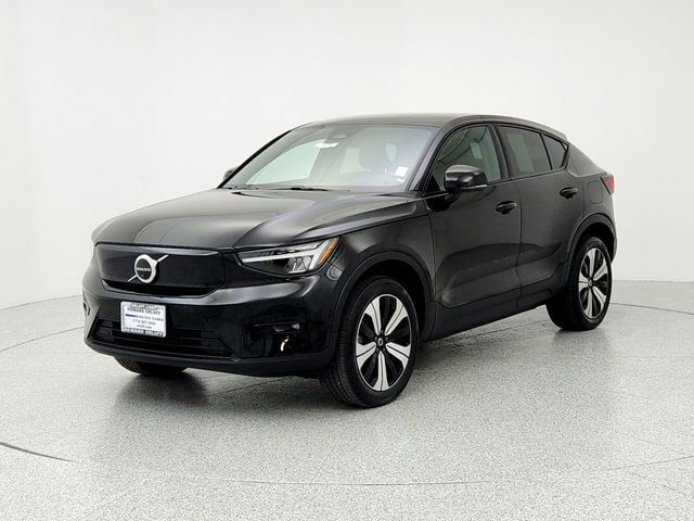 Featured used 2023 Volvo C40 Recharge Pure Electric Twin Plus SUV for sale in Chicago, IL