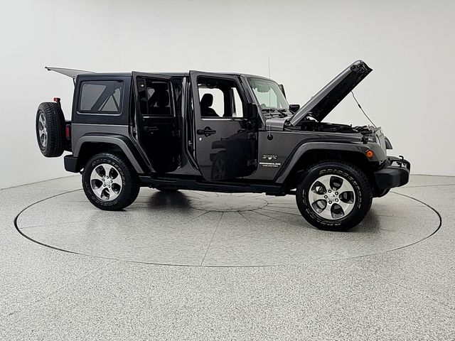 2017 Jeep Wrangler Unlimited Sahara - Photo 10