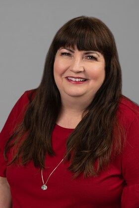 Staff member Maria Liston from ID_1bc6486263ec