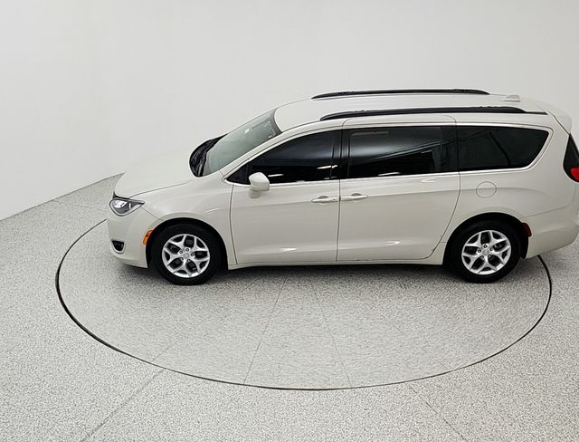 2017 Chrysler Pacifica Touring-L - Photo 16