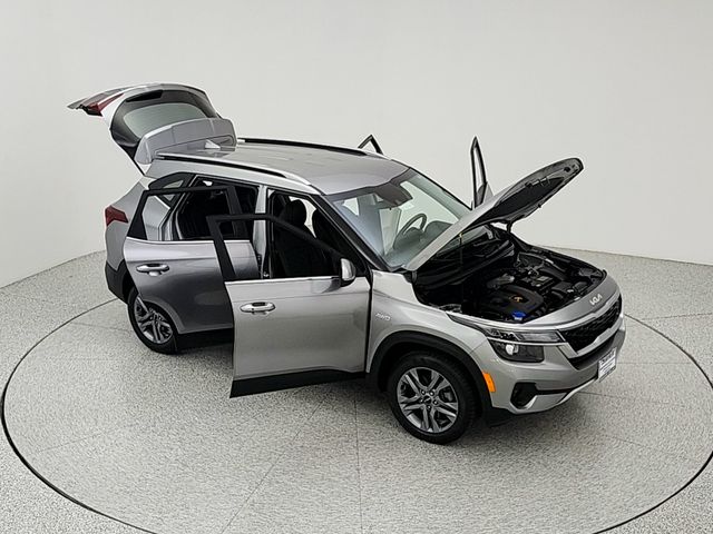 2023 Kia Seltos S - Photo 38