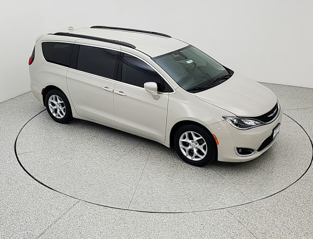 2017 Chrysler Pacifica Touring-L - Photo 11