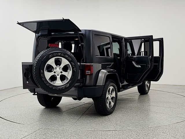 2017 Jeep Wrangler Unlimited Sahara - Photo 11