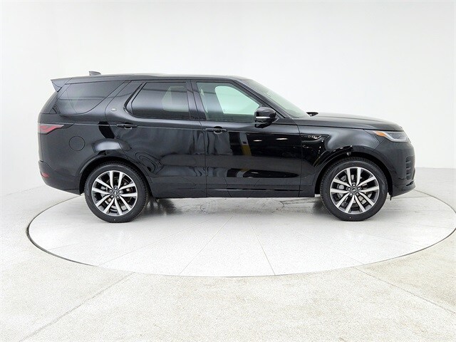 2024 Land Rover Discovery SE photo 4