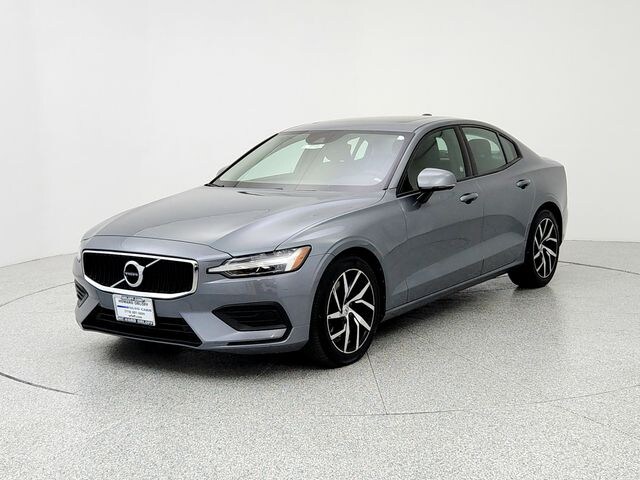 Featured used 2020 Volvo S60 T6 Momentum Sedan for sale in Chicago, IL