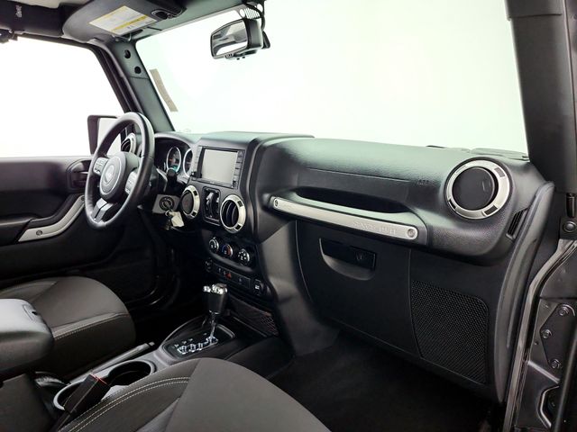 2017 Jeep Wrangler Unlimited Sahara - Photo 13