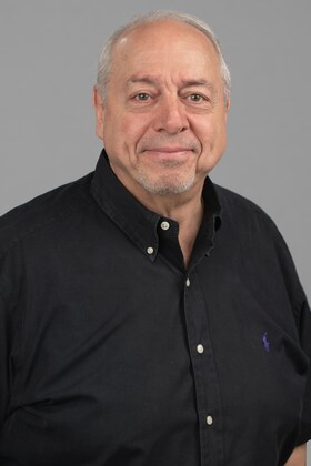 Staff member Steve Hara from ID_2b112816170a
