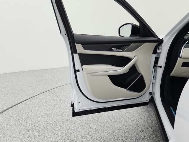2026 Jaguar F-Pace SVR - Photo 31