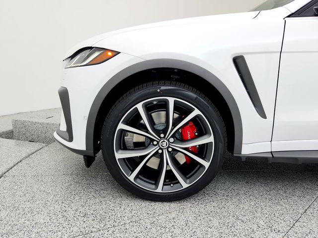 2026 Jaguar F-Pace SVR - Photo 17