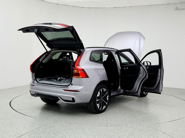 2026 Volvo XC60 Plus - Photo 11