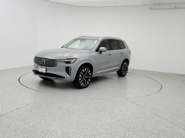 2026 Volvo XC90 Plus's photo