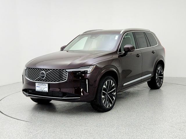 2025 Volvo XC90 Plus's photo
