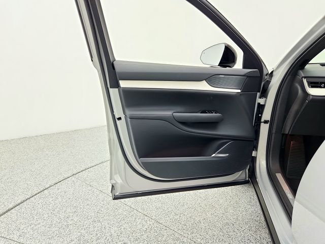 2025 Volvo EX90 Ultra - Photo 24