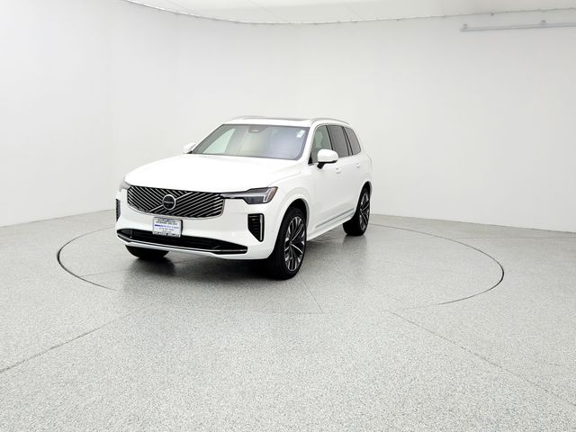 2026 Volvo XC90 Plus's photo