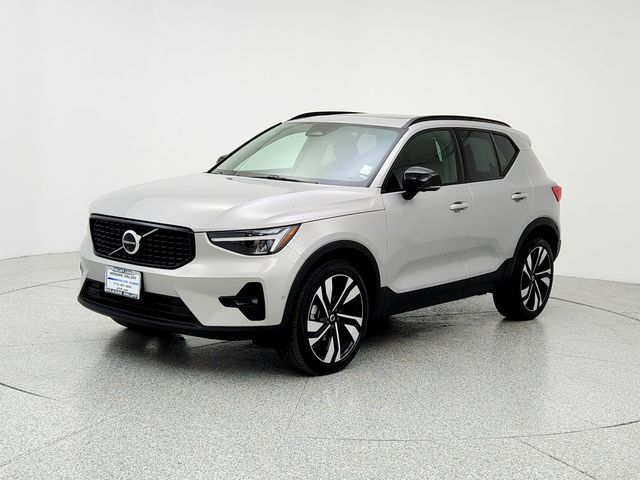 2025 Volvo XC40 Plus