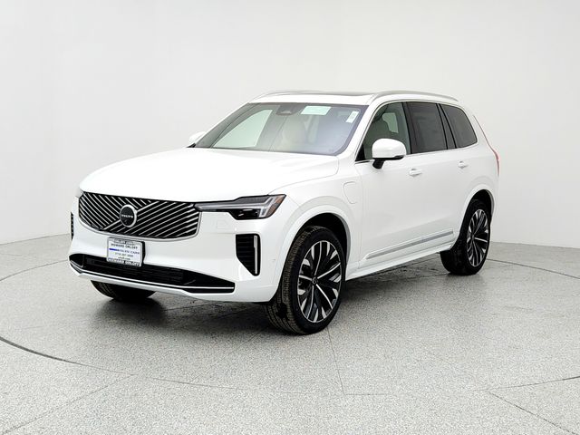 2026 Volvo XC90 Plus's photo