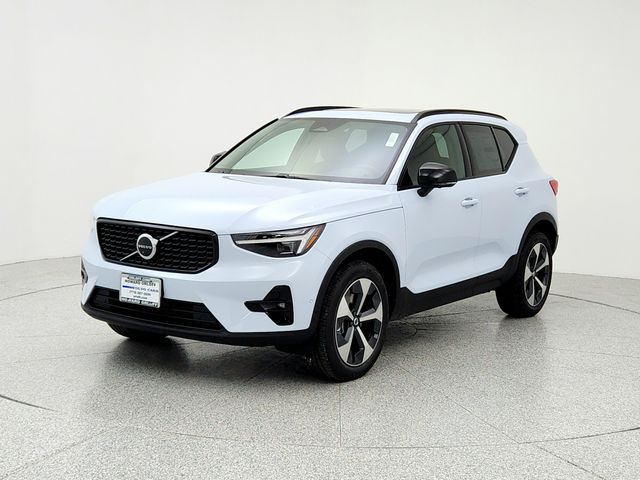 2026 Volvo XC40 Plus's photo