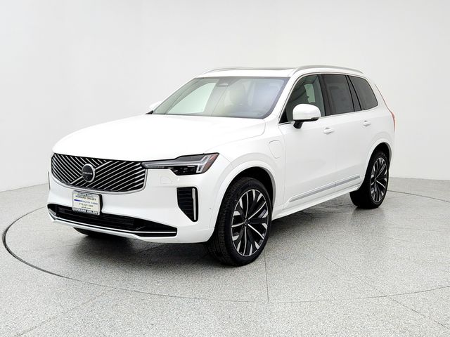 2025 Volvo XC90 Plus's photo