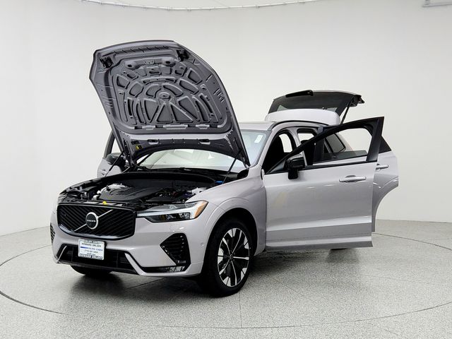 2026 Volvo XC60 Plus - Photo 9