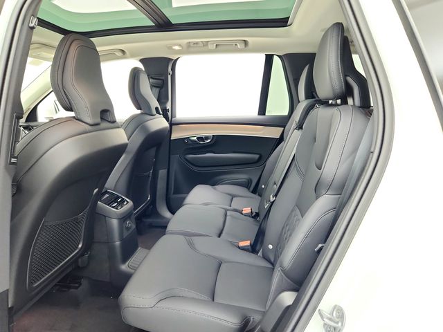 2025 Volvo XC90 Plus - Photo 24