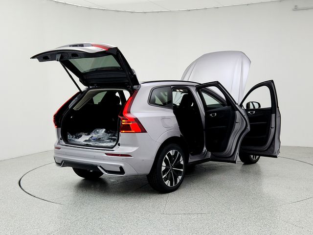 2026 Volvo XC60 Plus - Photo 11