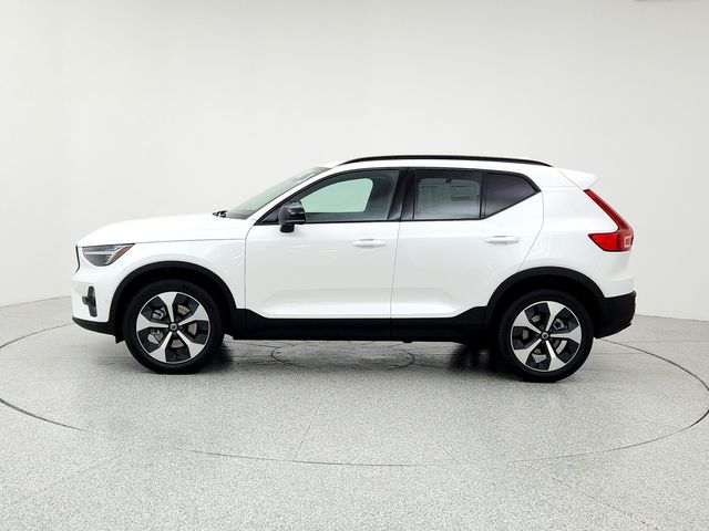 2026 Volvo XC40 Plus - Photo 8