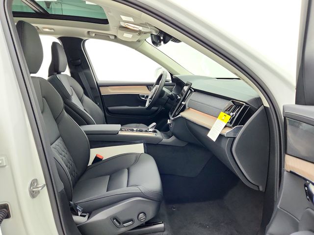 2025 Volvo XC90 Plus - Photo 14