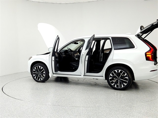 2025 Volvo XC90 Plus - Photo 12