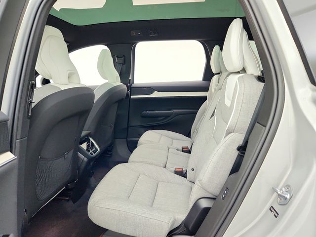 2025 Volvo EX90 Ultra - Photo 25