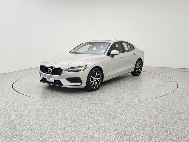2020 Volvo S60 T5 Momentum's photo