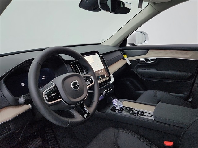 2025 Volvo XC90 Plus - Photo 24