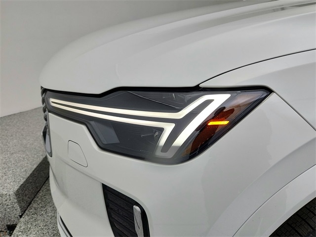 2025 Volvo XC90 Plus - Photo 18