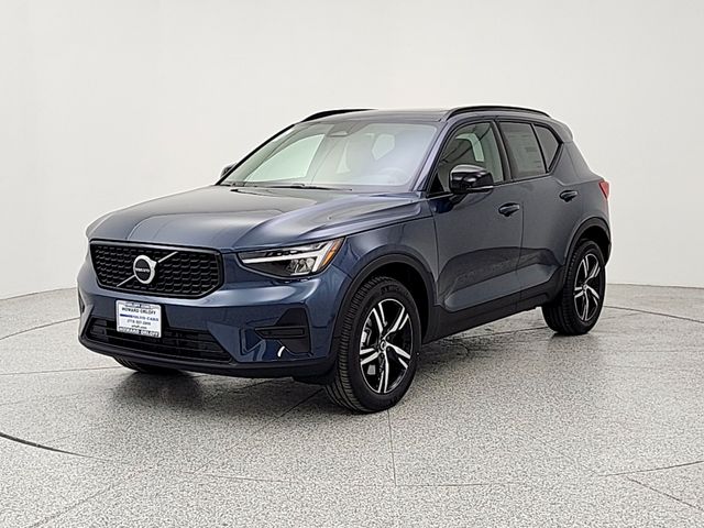 2026 Volvo XC40 B5 Core Dark AWD's photo